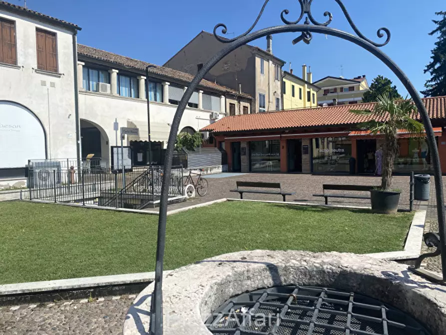 Immagine 1 di Negozio in vendita  in Piove di Sacco Piazzetta Carlo Rosso a Piove Di Sacco