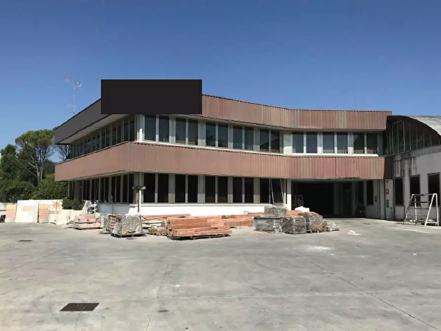 Immagine 2 di Magazzino in vendita  in Via Casale, 23 a Refrontolo