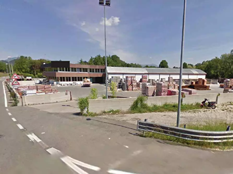 Immagine 3 di Magazzino in vendita  in Via Casale, 23 a Refrontolo