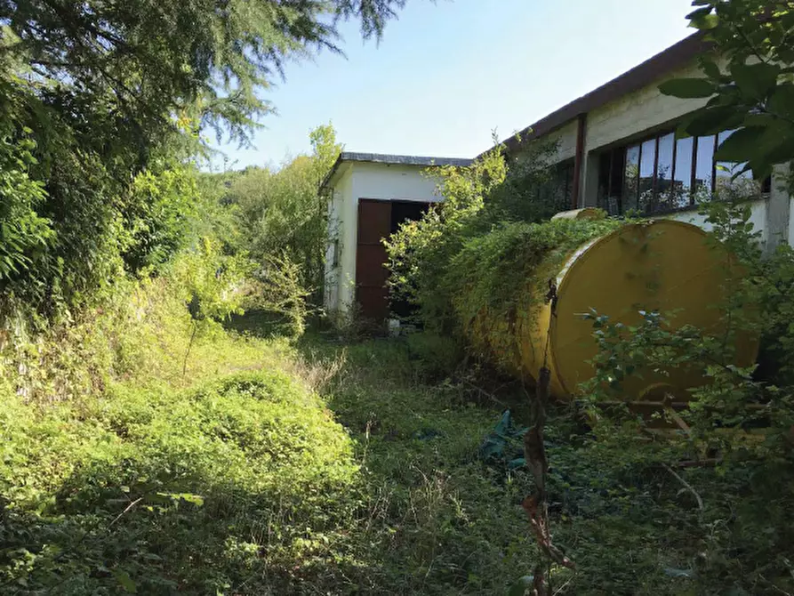 Immagine 6 di Magazzino in vendita  in Via Casale, 23 a Refrontolo