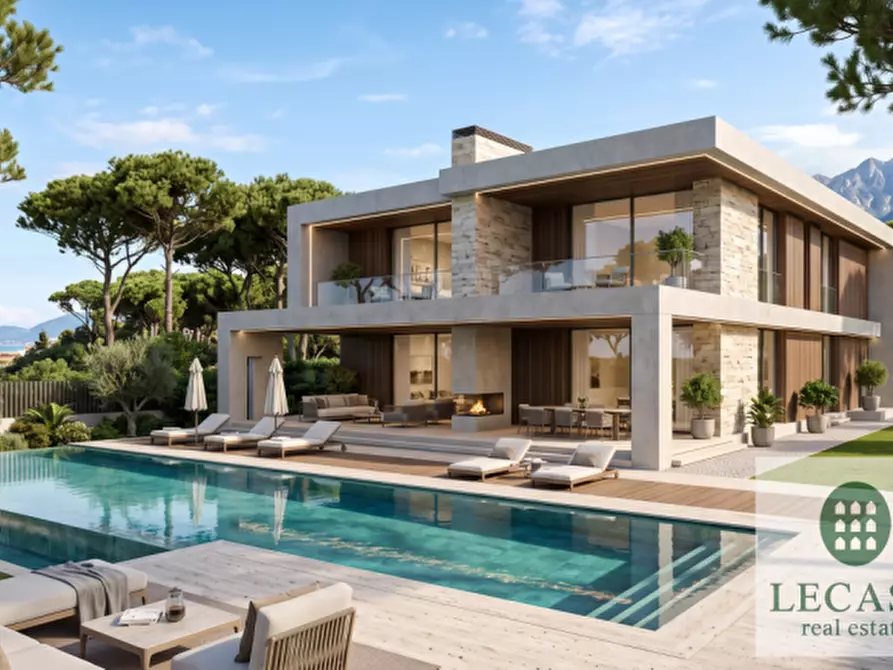 Immagine 1 di Villa in vendita  in via santa caterina a Massa