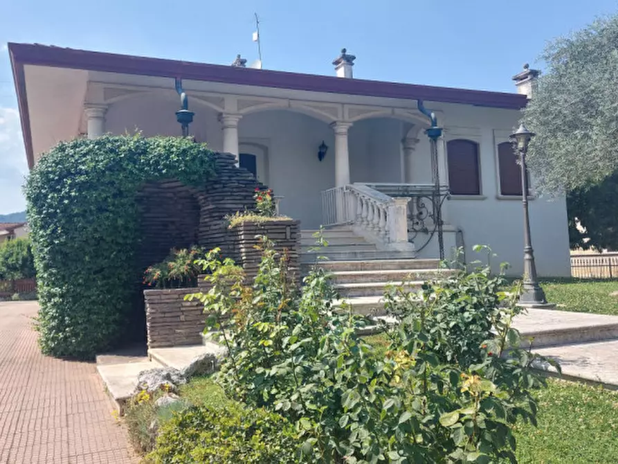 Immagine 1 di Casa bifamiliare in vendita  in via antonio bembo a Nanto