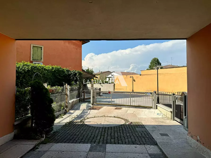 Immagine 40 di Villetta a schiera in vendita  a Povegliano Veronese