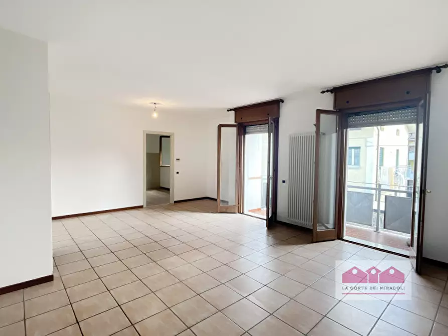 Immagine 1 di Appartamento in vendita  in strada Statale Pasubio 333 a Vicenza