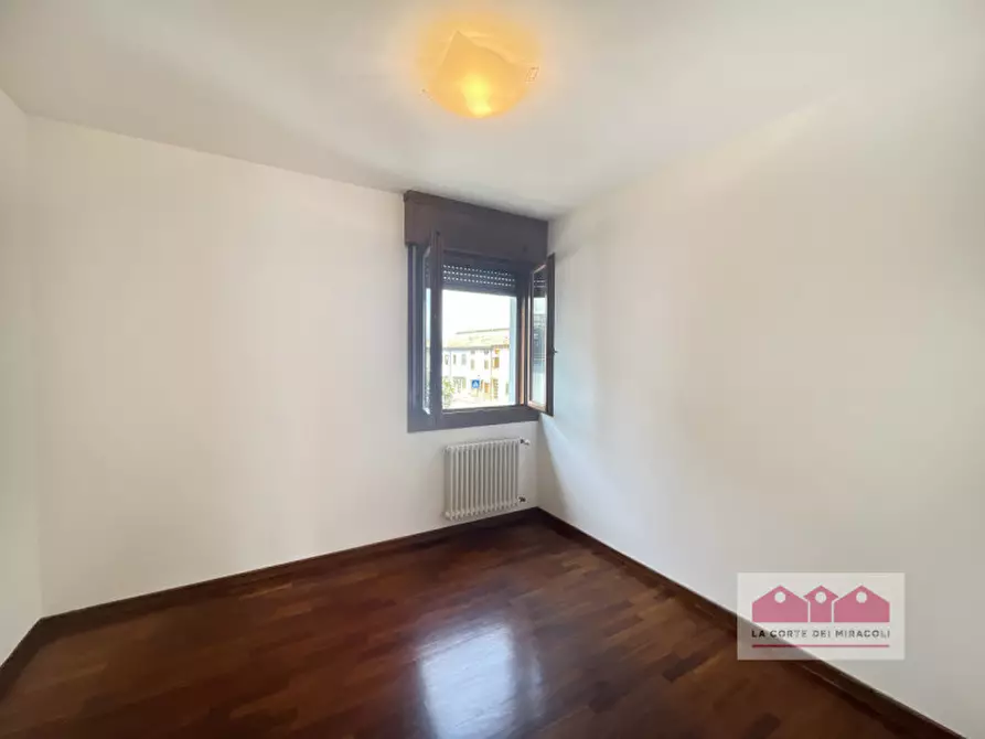 Immagine 14 di Appartamento in vendita  in strada Statale Pasubio 333 a Vicenza