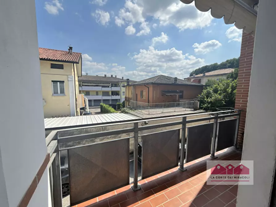 Immagine 17 di Appartamento in vendita  in strada Statale Pasubio 333 a Vicenza