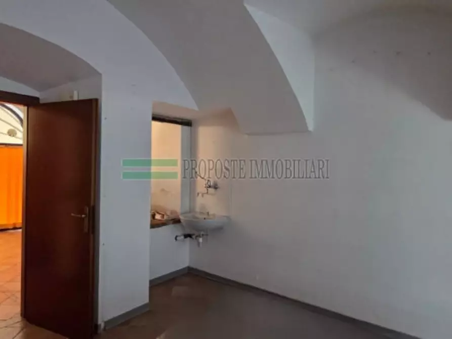 Immagine 4 di Negozio in vendita  in Via Castello a Rodengo-Saiano