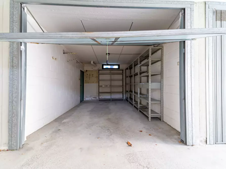 Immagine 22 di Appartamento in vendita  in Strada Sant'Anna in Martorano, 8 a Parma