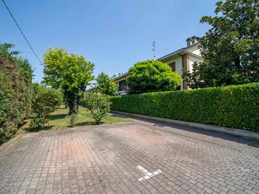 Immagine 25 di Appartamento in vendita  in Strada Sant'Anna in Martorano, 8 a Parma