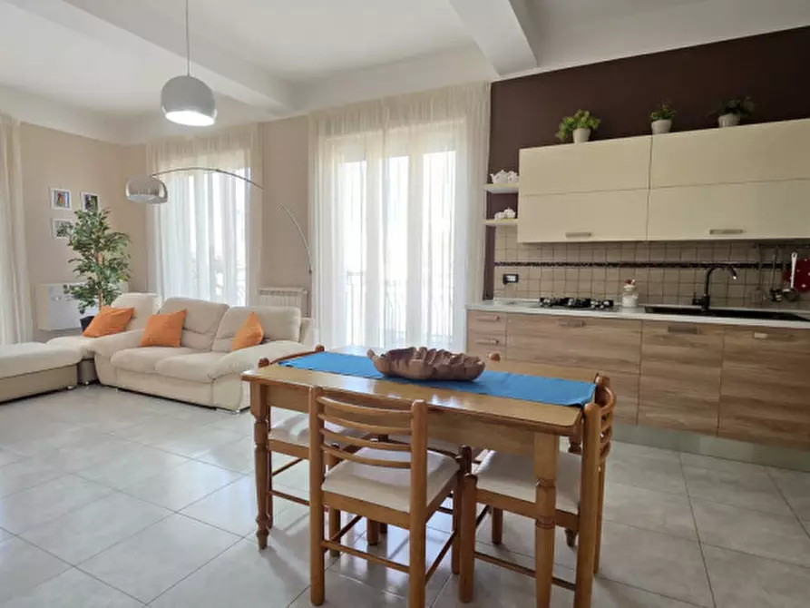 Immagine 4 di Appartamento in vendita  in VIA DEL SOLE, 38 a Milazzo