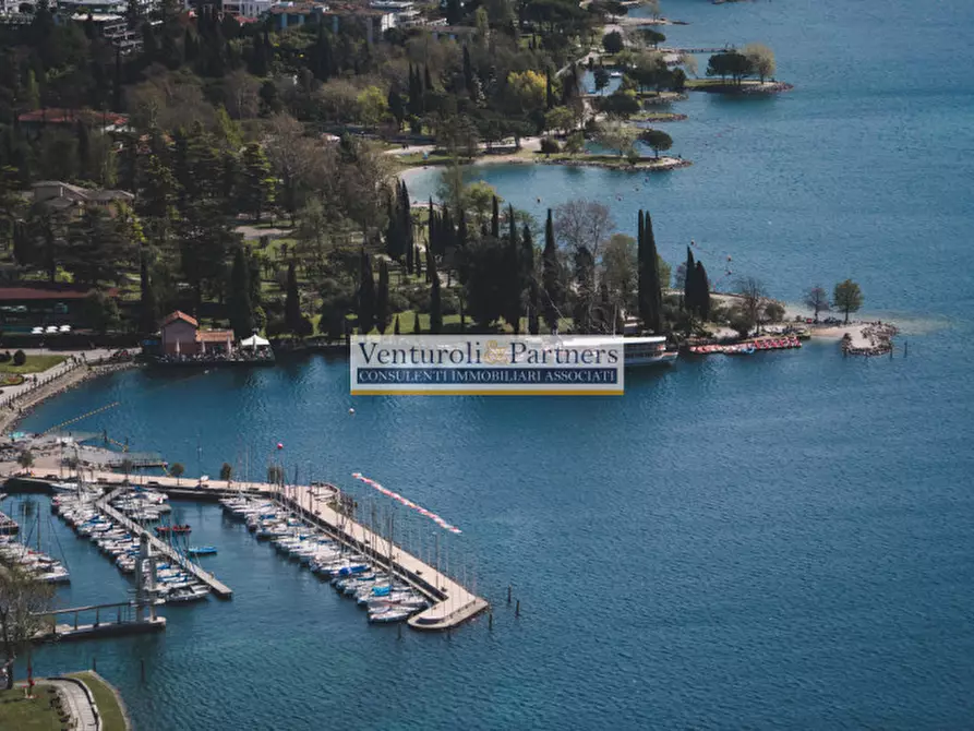 Immagine 10 di Ufficio in affitto  in Piazza Giuseppe Garibaldi a Desenzano Del Garda