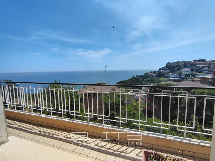 Immagine 5 di Appartamento in affitto  in via della pergola a Ancona