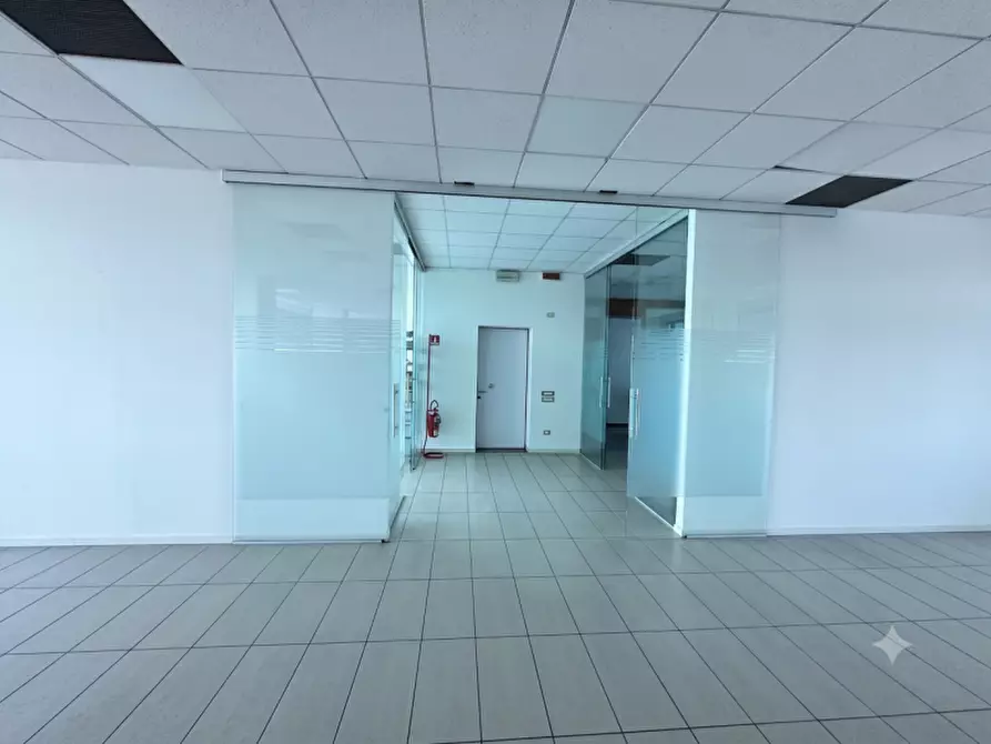 Immagine 6 di Ufficio in vendita  in VIA DELLE INDUSTRIE a Venezia