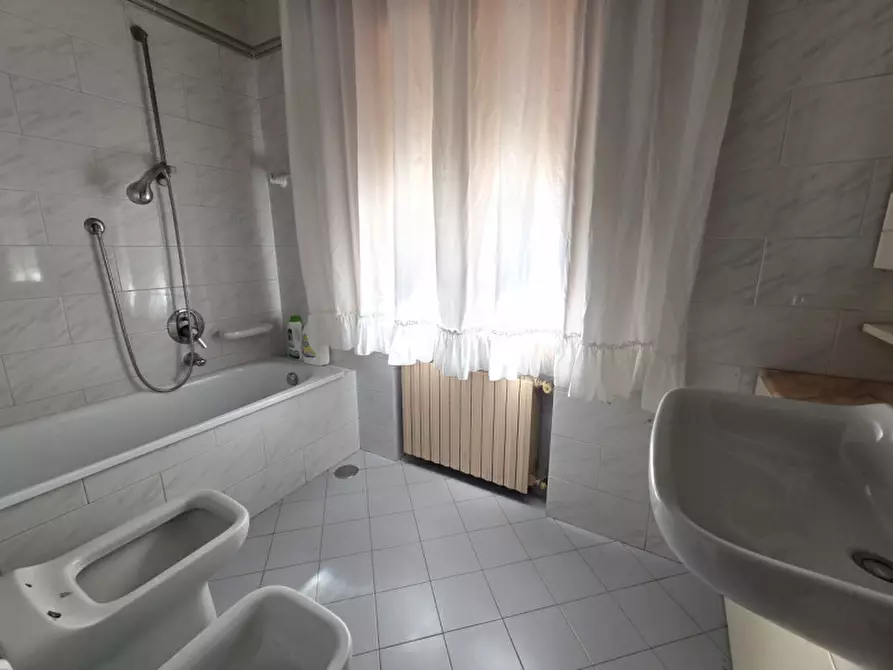 Immagine 13 di Palazzo in vendita  in Via Petrarca a Abano Terme