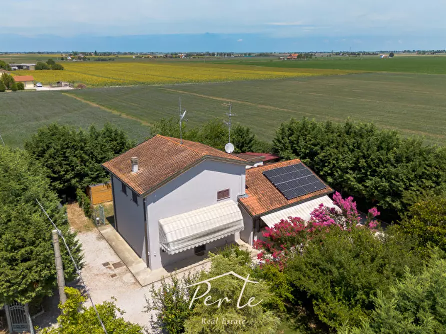 Immagine 1 di Villa in vendita  in Via Bonifica 29 a Fiscaglia