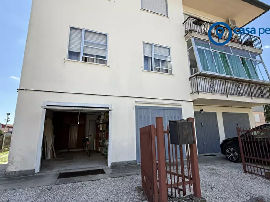 Immagine 17 di Appartamento in vendita  in Via Girolamo Savonarola 68 a Rovigo