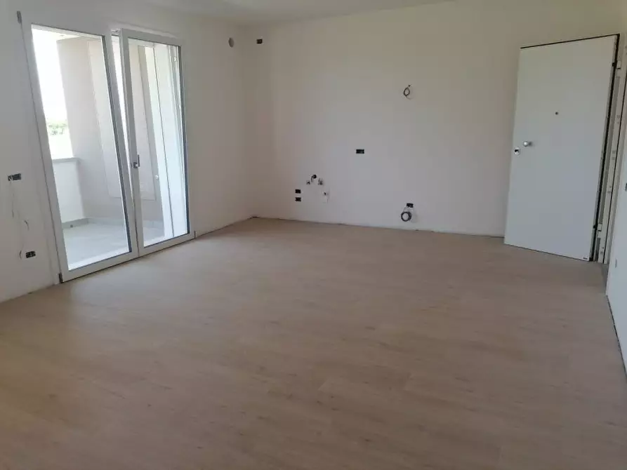 Immagine 4 di Appartamento in vendita  in Via Quattro Novembre a Eraclea