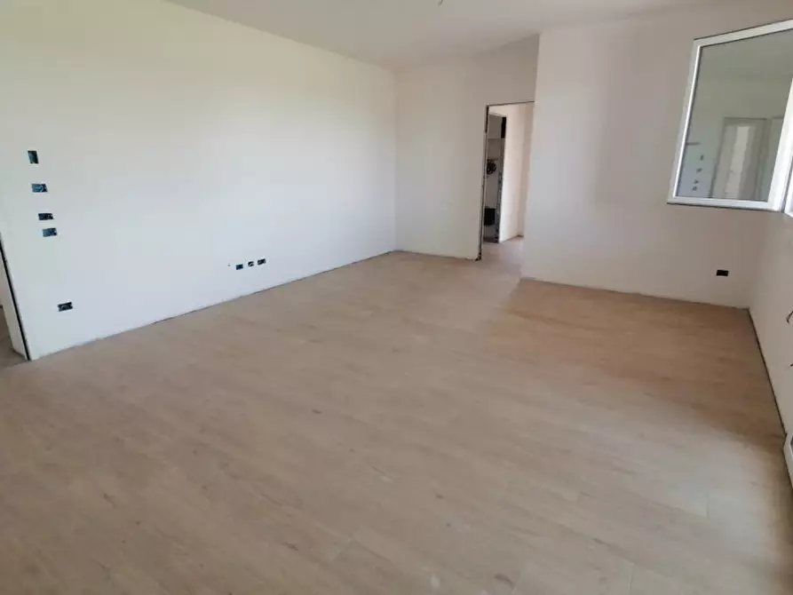 Immagine 5 di Appartamento in vendita  in Via Quattro Novembre a Eraclea