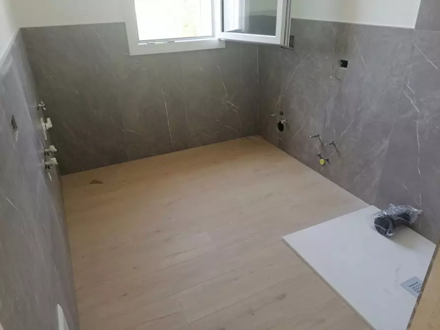 Immagine 11 di Appartamento in vendita  in Via Quattro Novembre a Eraclea