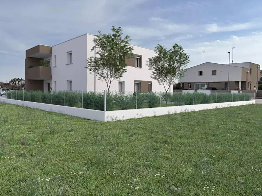 Immagine 15 di Appartamento in vendita  in Via Quattro Novembre a Eraclea