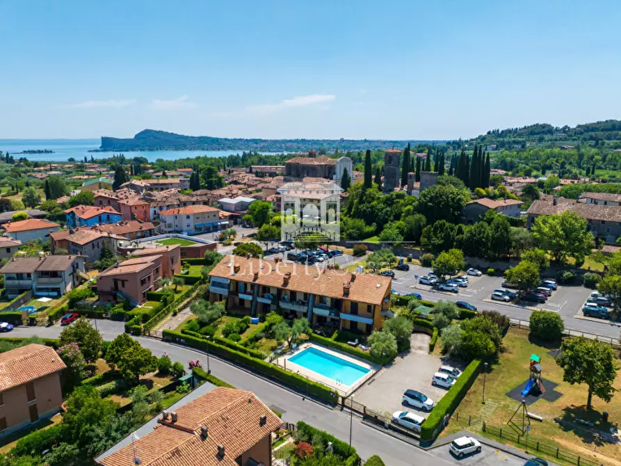 Immagine 2 di Appartamento in vendita  in Via Giorgio La Pira a San Felice Del Benaco