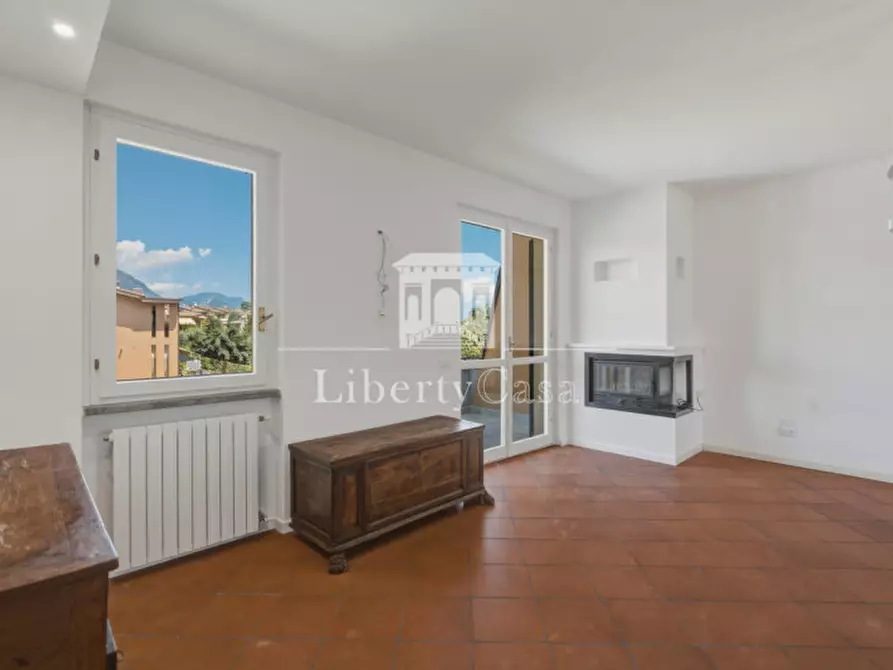Immagine 6 di Appartamento in vendita  in Via Giorgio La Pira a San Felice Del Benaco
