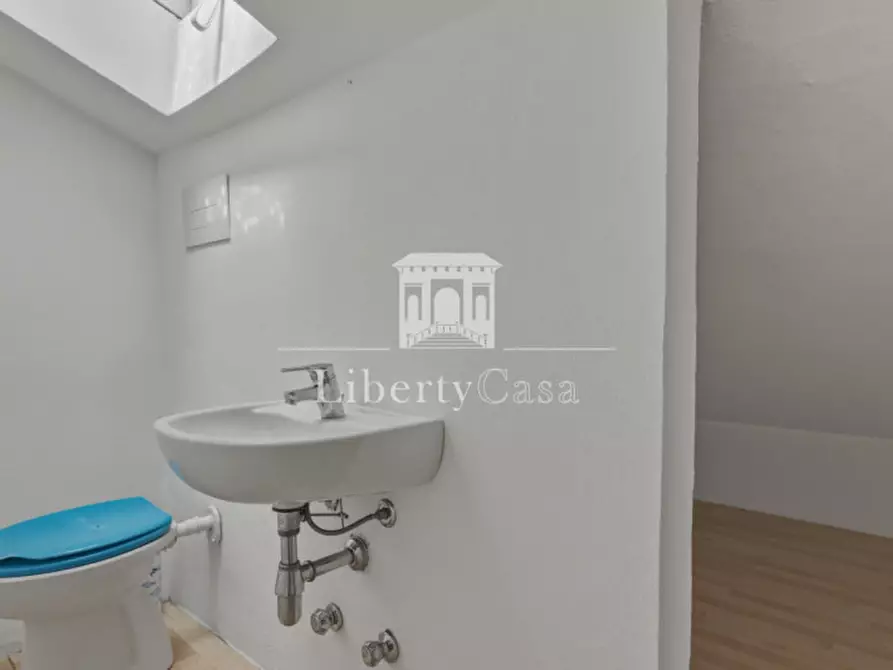 Immagine 16 di Appartamento in vendita  in Via Giorgio La Pira a San Felice Del Benaco