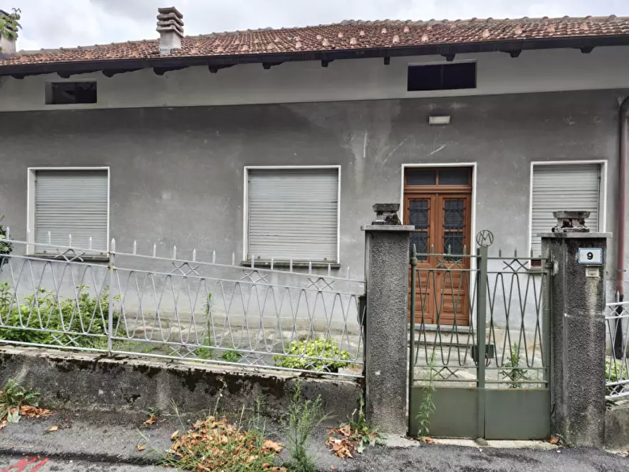 Immagine 2 di Casa indipendente in vendita  in Via Carrozzabile, 9 a Loreglia