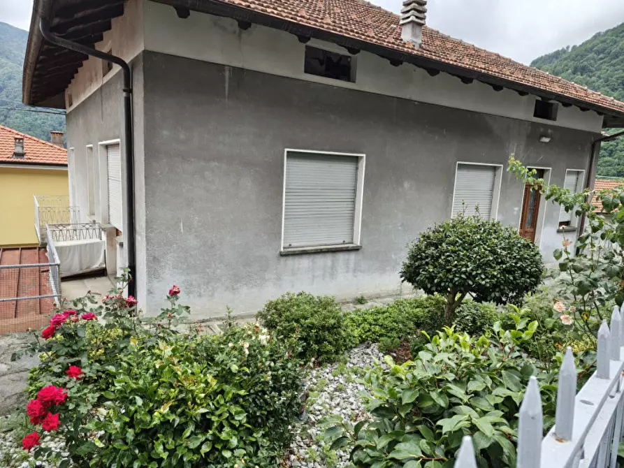 Immagine 3 di Casa indipendente in vendita  in Via Carrozzabile, 9 a Loreglia
