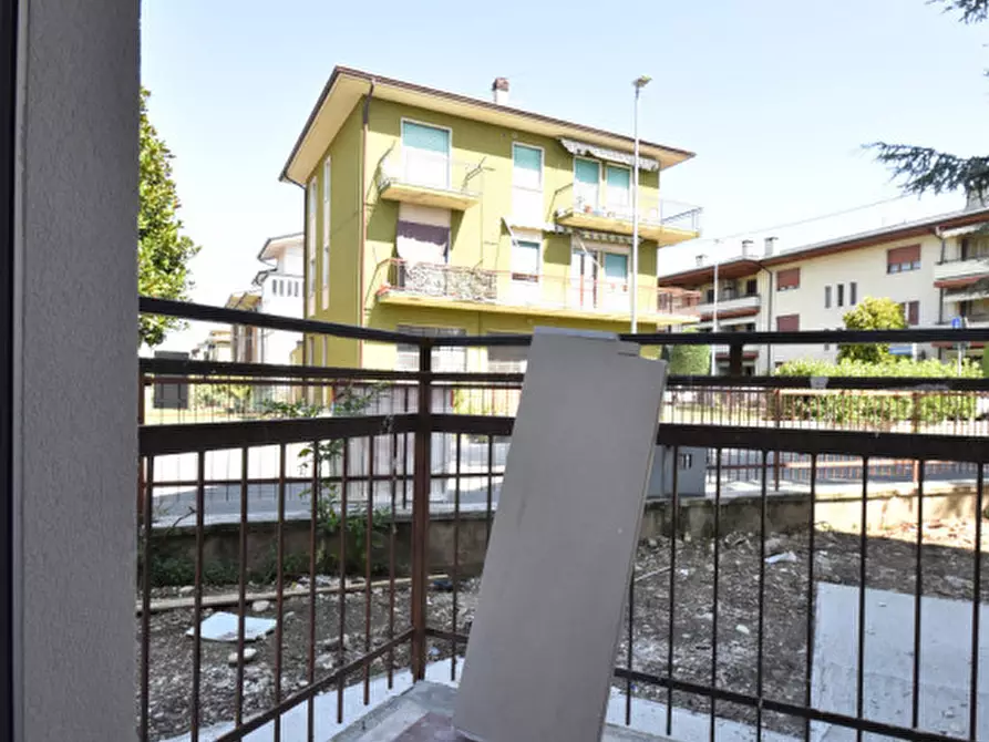 Immagine 7 di Appartamento in vendita  in VIA STADIO a Bussolengo