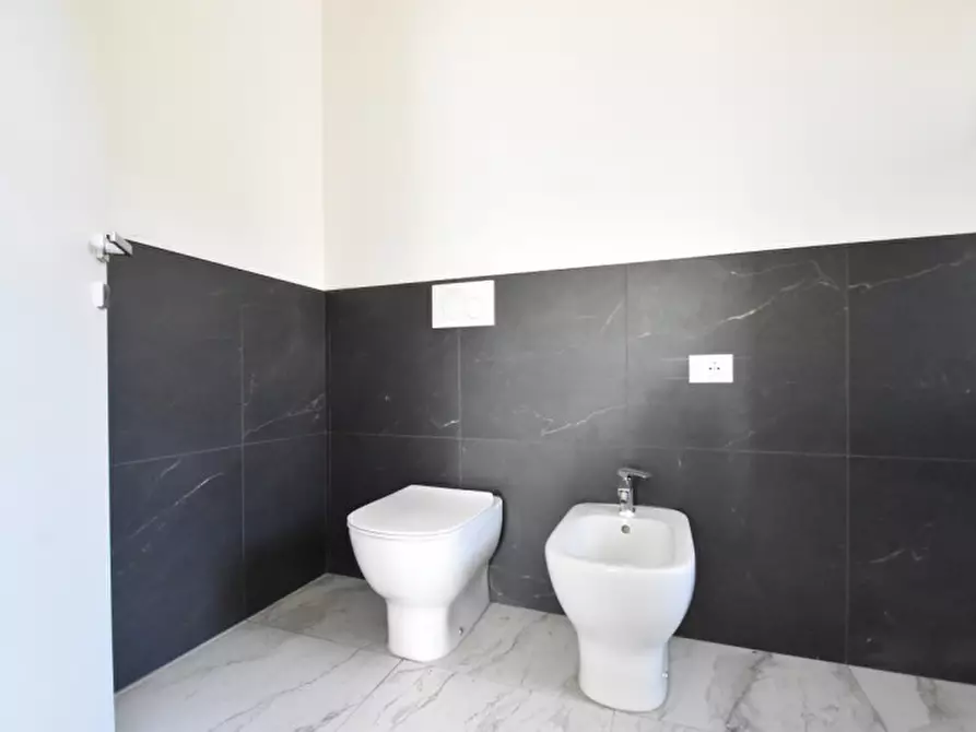Immagine 14 di Appartamento in vendita  in VIA STADIO a Bussolengo