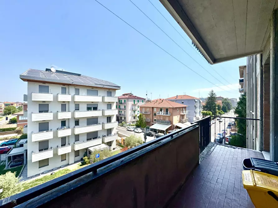 Immagine 4 di Appartamento in vendita  in Via Edward Jenner, 61 a Parma