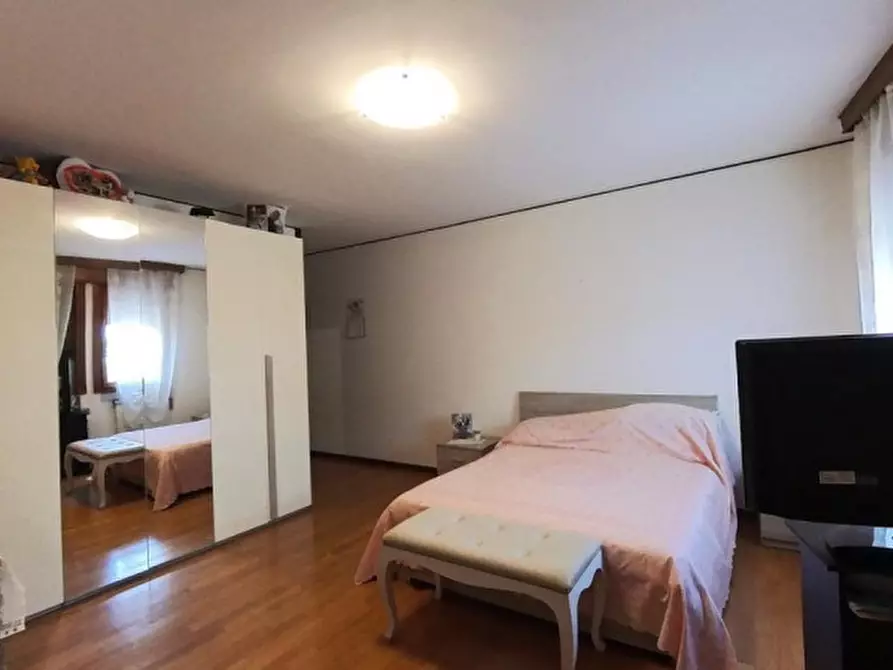 Immagine 4 di Appartamento in vendita  in Piazza Don Lucio Ferrazzi a Pernumia