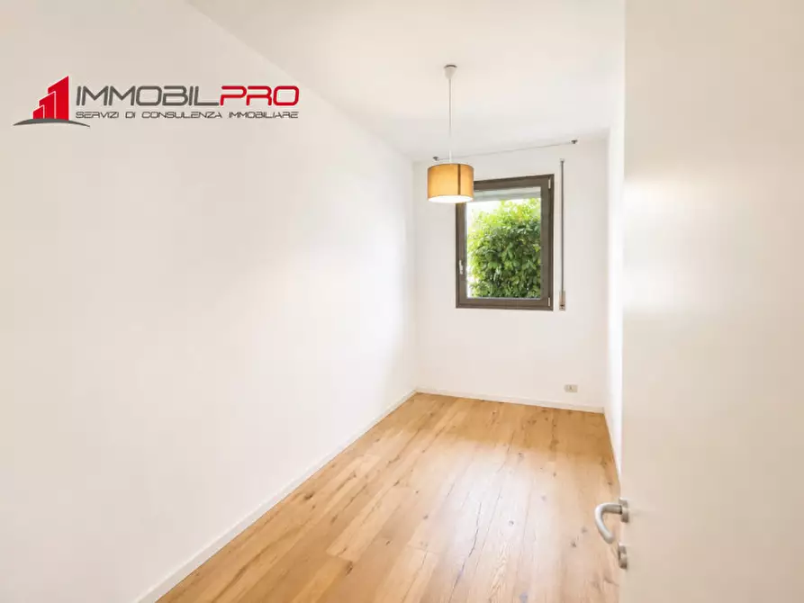 Immagine 23 di Appartamento in vendita  in Via Silvio Pellico, 2 a Zanè