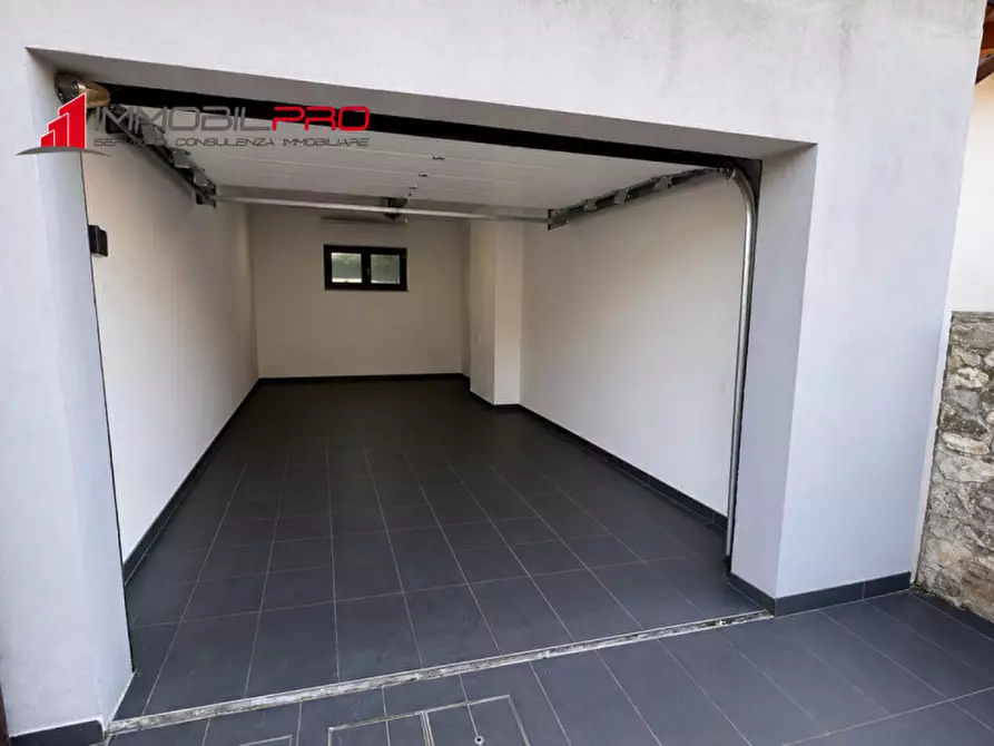 Immagine 29 di Appartamento in vendita  in Via Silvio Pellico, 2 a Zanè