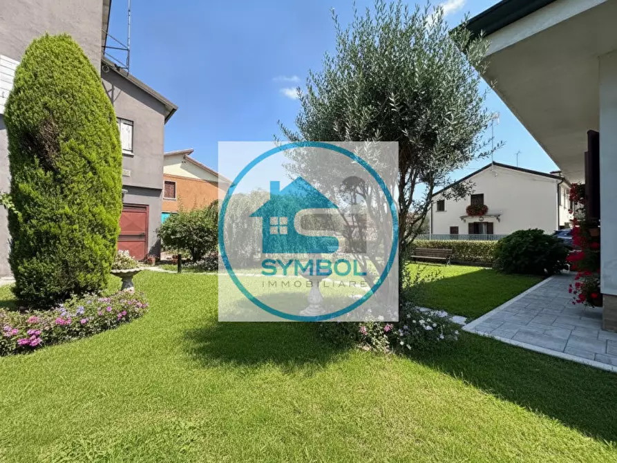 Immagine 11 di Casa indipendente in vendita  in via S. Allende a Salzano