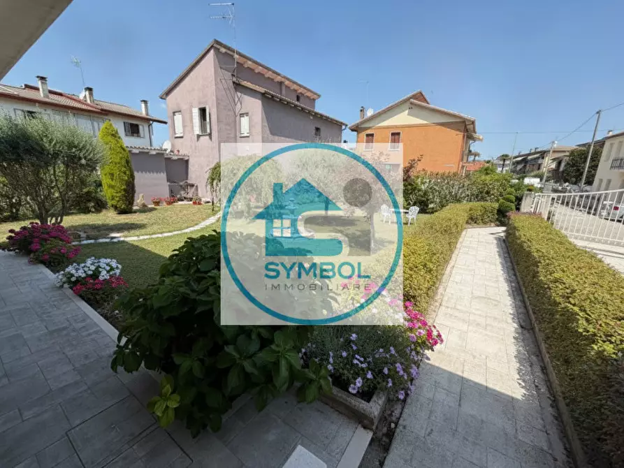 Immagine 35 di Casa indipendente in vendita  in via S. Allende a Salzano