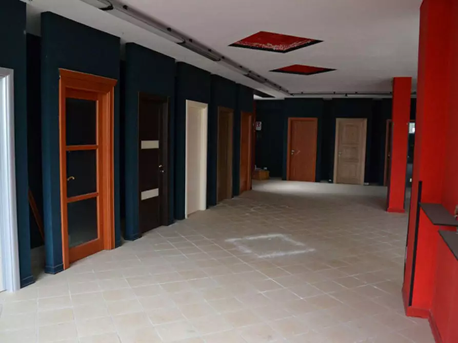 Immagine 15 di Negozio in vendita  in Via Nazionale, San Sostene CZ, Italia a San Sostene