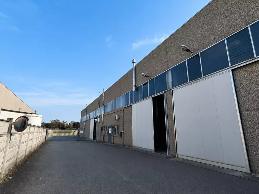 Immagine 9 di Capannone industriale in vendita  in Viale Lombardia, 10, 20081 Cassinetta di Lugagnano MI, Italia a Cassinetta Di Lugagnano