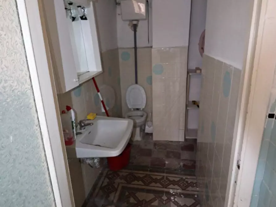 Immagine 11 di Appartamento in vendita  in via Roma a Montevarchi