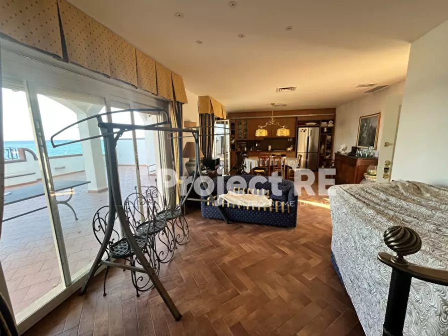 Immagine 5 di Villa in vendita  in Via Vecchia Provinciale a Motta San Giovanni