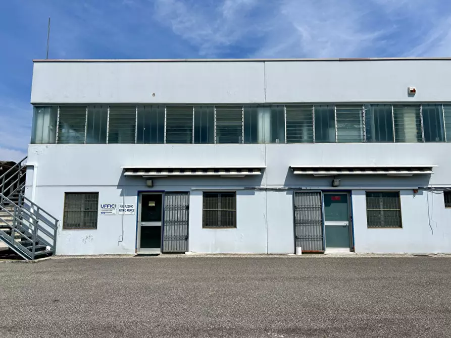 Immagine 1 di Capannone industriale in affitto  in VIA ENZO NATTA a Pescantina