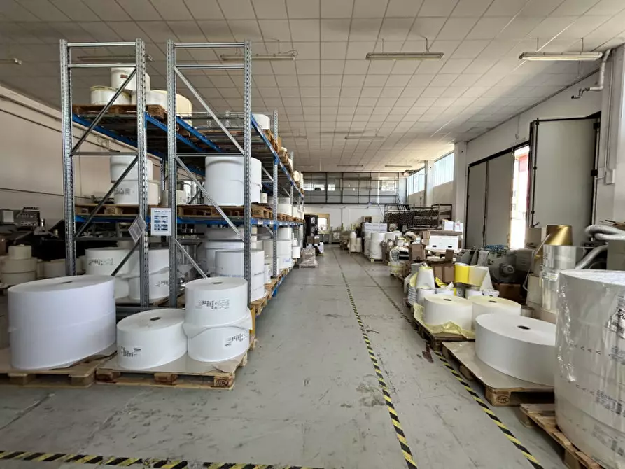 Immagine 8 di Capannone industriale in affitto  in VIA ENZO NATTA a Pescantina