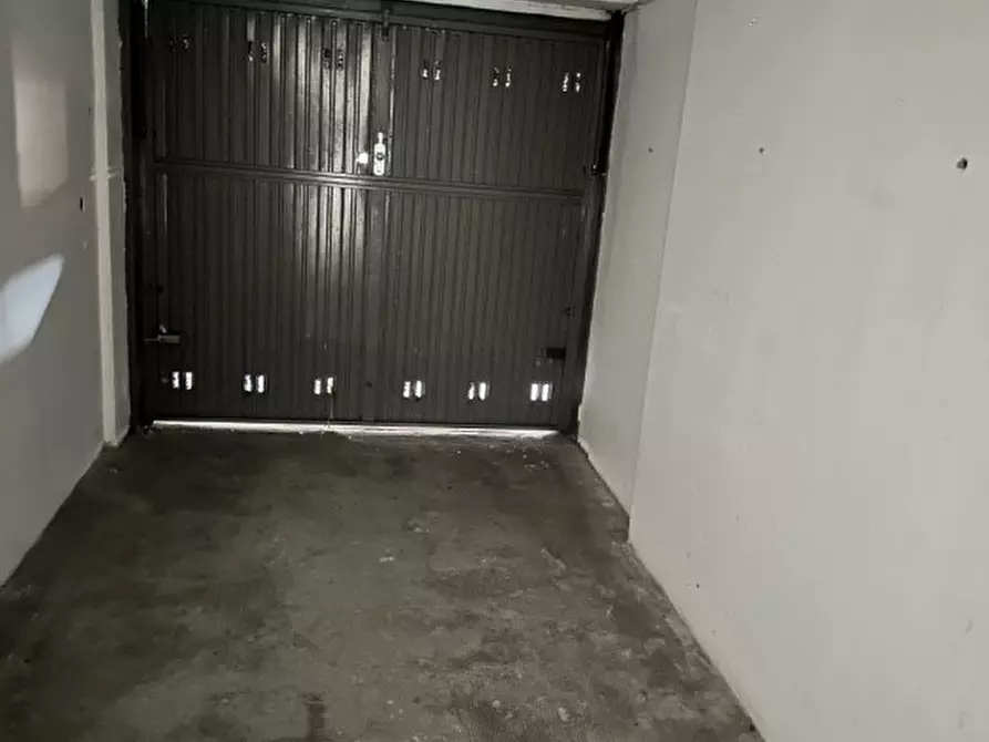 Immagine 1 di Negozio in vendita  in Via San Pio X a Venezia