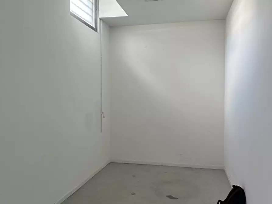 Immagine 4 di Negozio in vendita  in Via San Pio X a Venezia