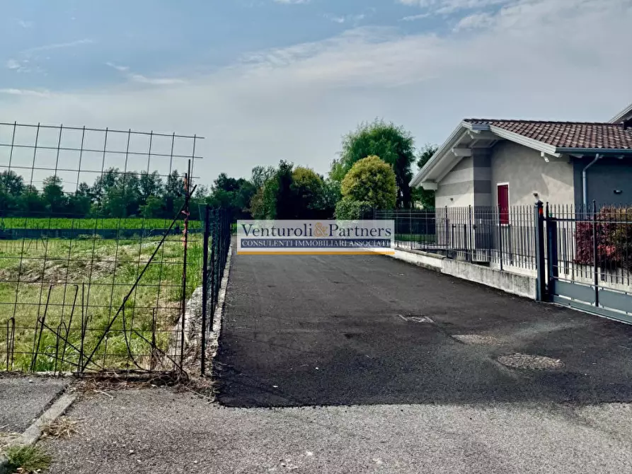 Immagine 1 di Terreno in vendita  in Via Mattei a Nuvolera
