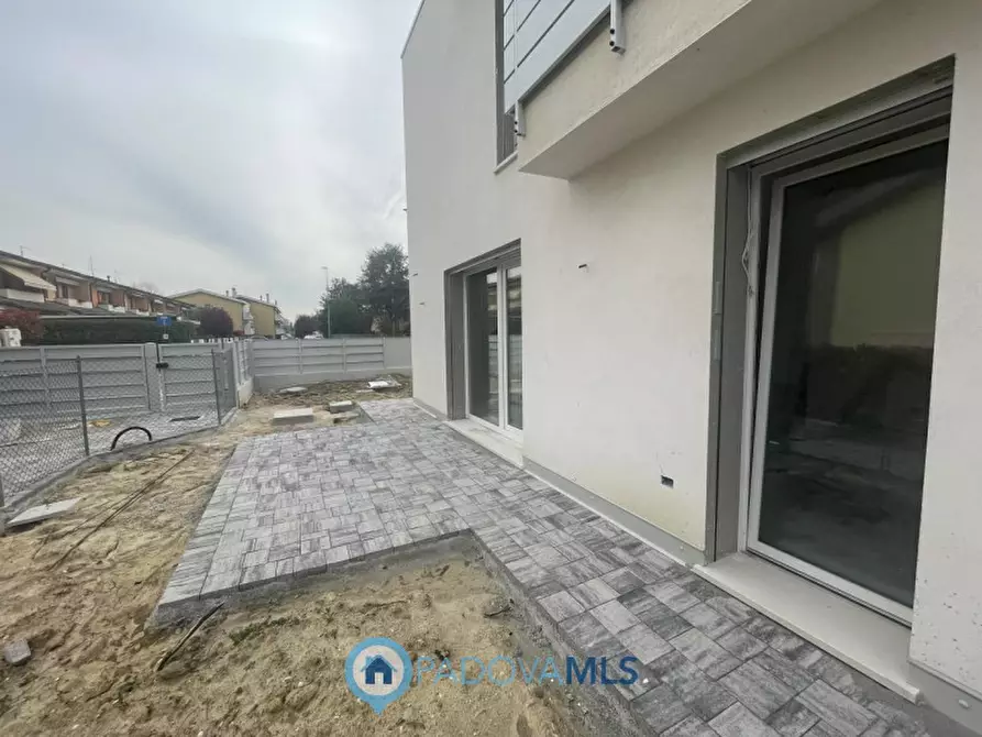 Immagine 4 di Casa quadrifamiliare in vendita  in Via Vangadizza, 46 a Rubano