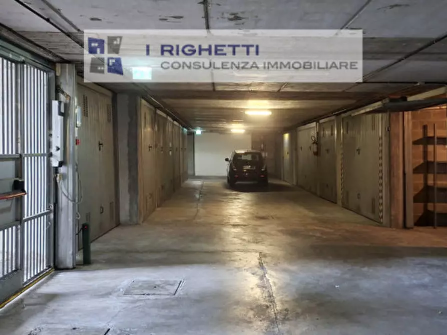 Immagine 2 di Garage in vendita  in Via Luigi Galvani a Verona