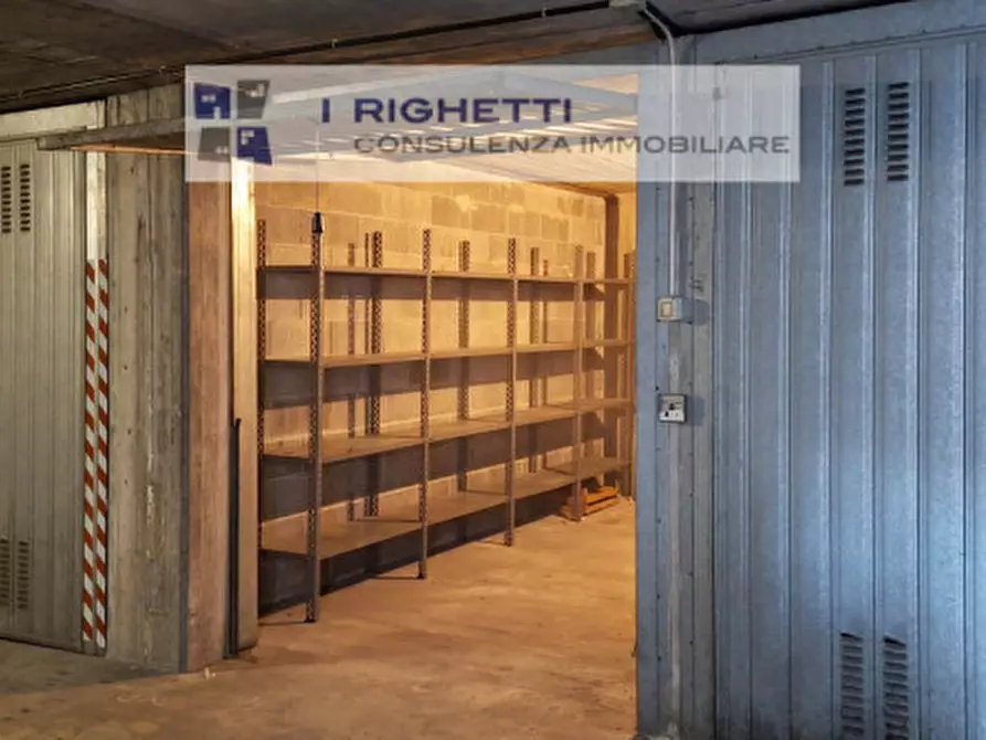 Immagine 3 di Garage in vendita  in Via Luigi Galvani a Verona
