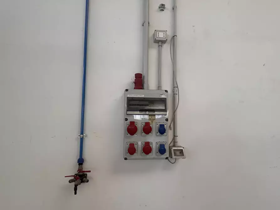 Immagine 5 di Capannone industriale in affitto  in VIA LAGO DI ALBANO a Schio